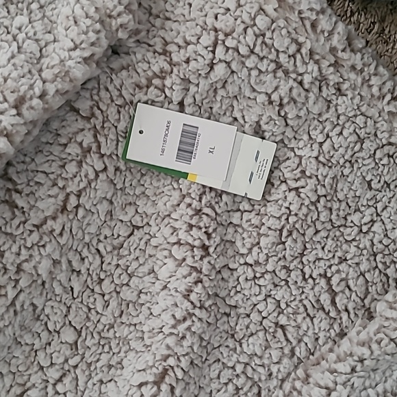 JD fleece pull over XL - Picture 3 of 3